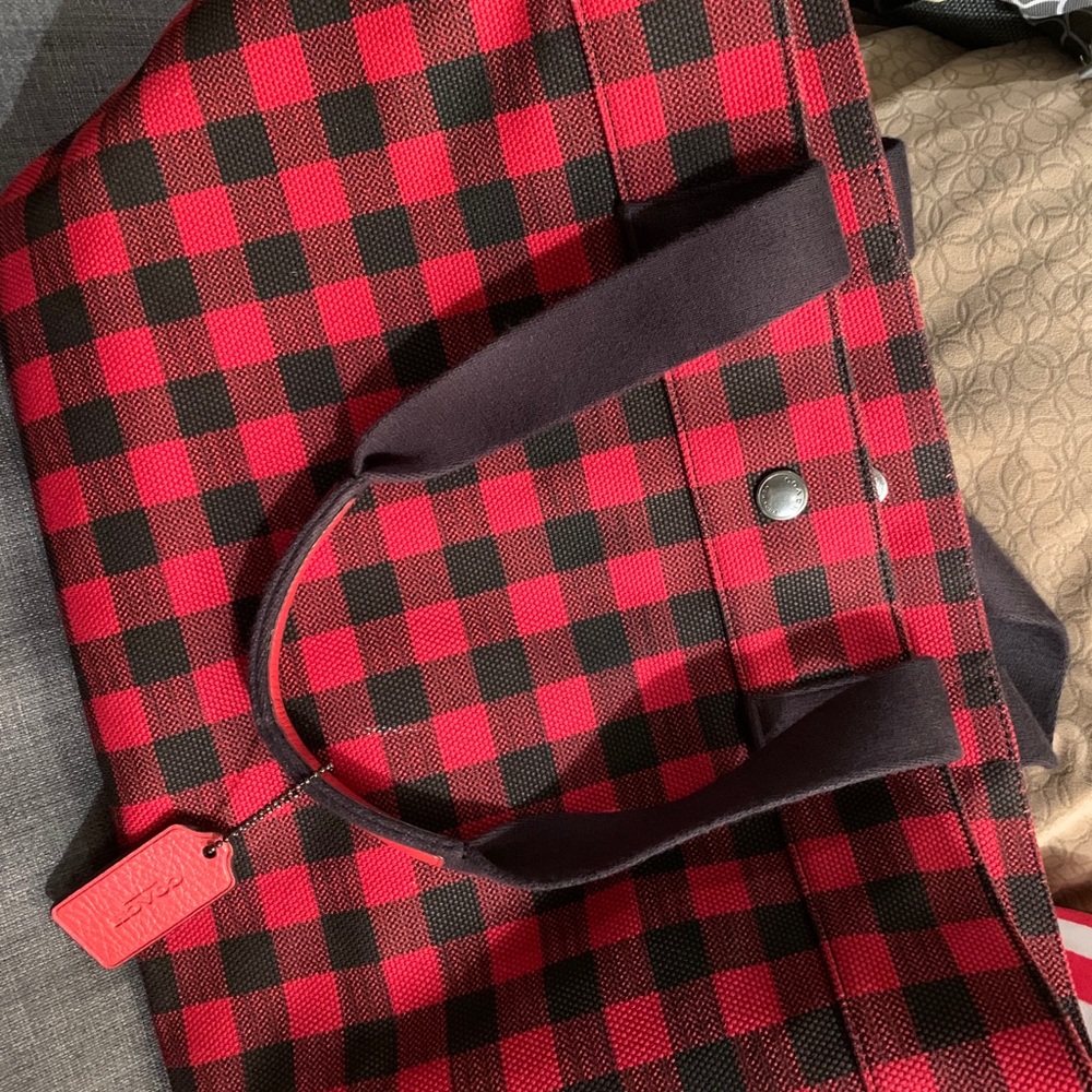 Plaid Coach Shoulder Tote ❤️🎄